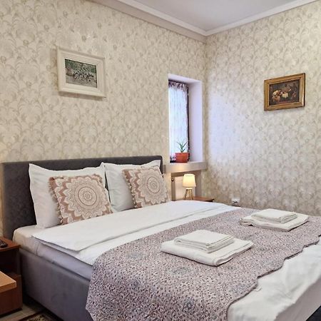 Laroka House Arty And Cosy Studio Universitate Center Bucharest Luaran gambar