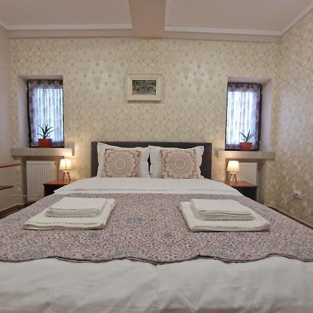 Laroka House Arty And Cosy Studio Universitate Center Bucharest Luaran gambar