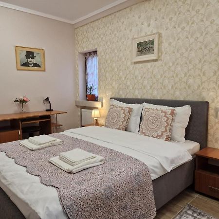 Laroka House Arty And Cosy Studio Universitate Center Bucharest Luaran gambar