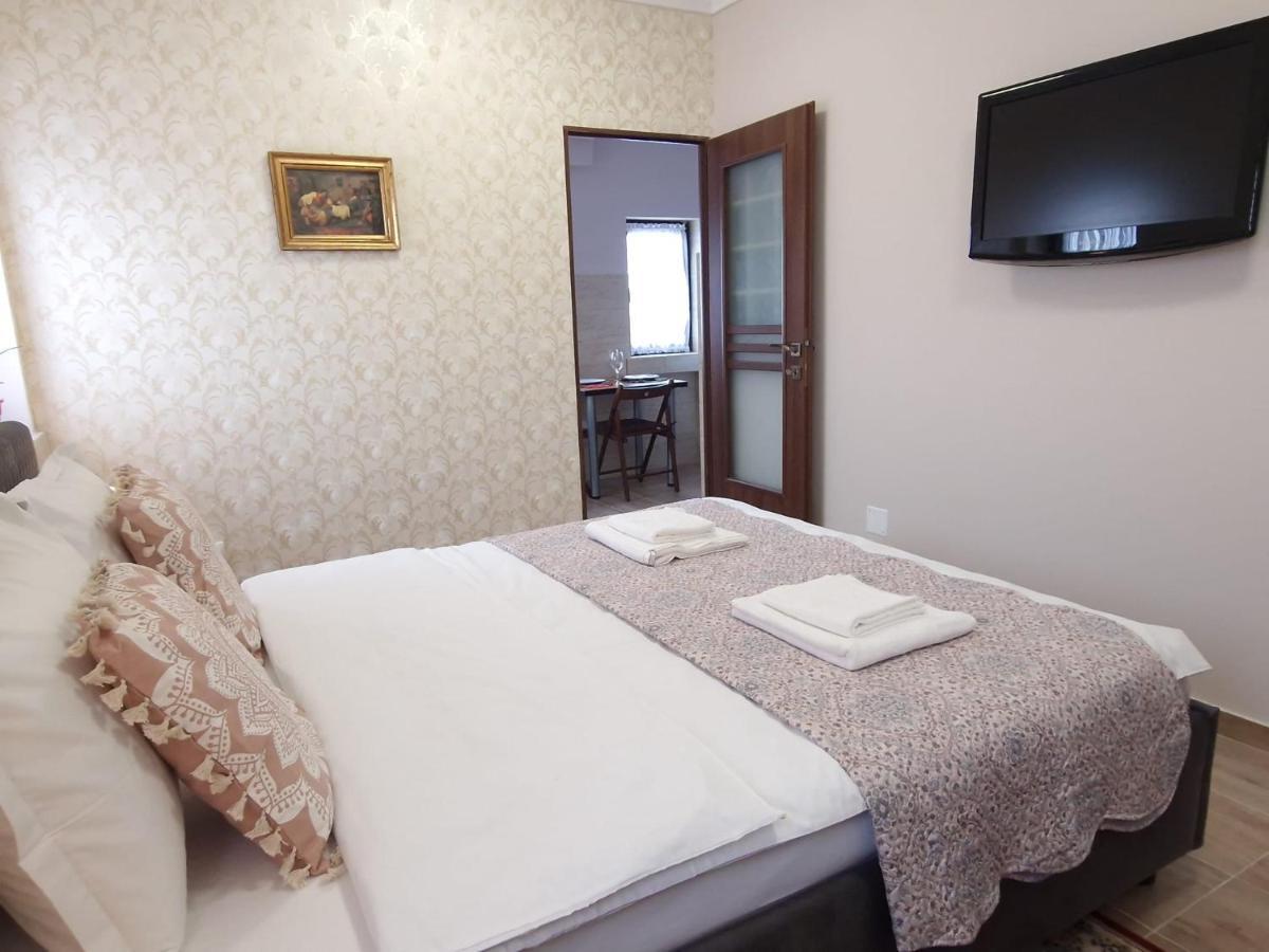 Laroka House Arty And Cosy Studio Universitate Center Bucharest Luaran gambar