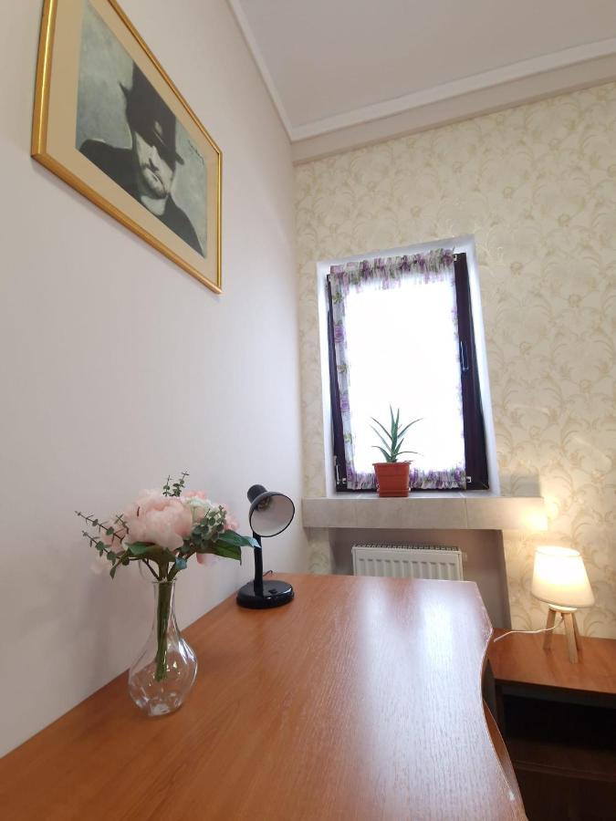Laroka House Arty And Cosy Studio Universitate Center Bucharest Luaran gambar