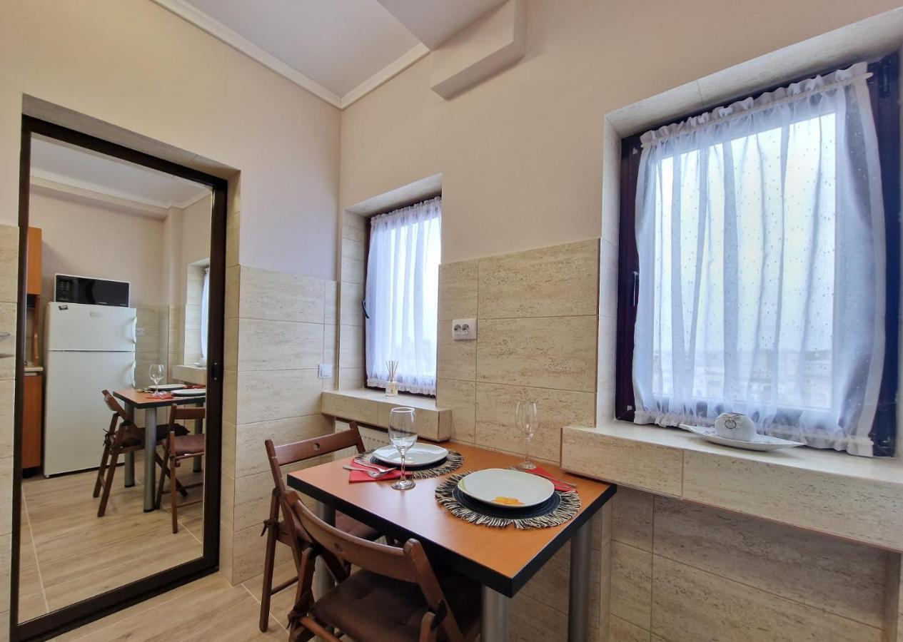 Laroka House Arty And Cosy Studio Universitate Center Bucharest Luaran gambar